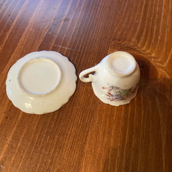Tiny teacup and plate 2 & a half inches wide plate cup 1 & a half inches tall - Picture 3 of 3